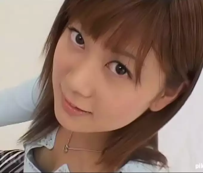 JAV Goddess Masturbates while Fantasizing about a Sexy Cutie at a Vending Machine - Must-See Video!