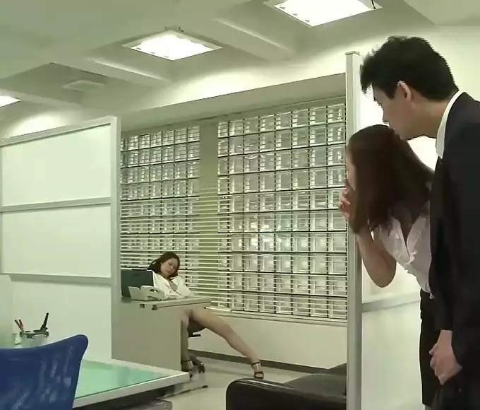 Meet the Dominant Wife of the Office: JAV Porn Video Featuring a Seductive MILF Boss!