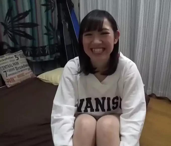 20-Year-Old Ramen Girl Yuna's First Time in an AV Shoot - A Naughty Treat for JAV Fans!