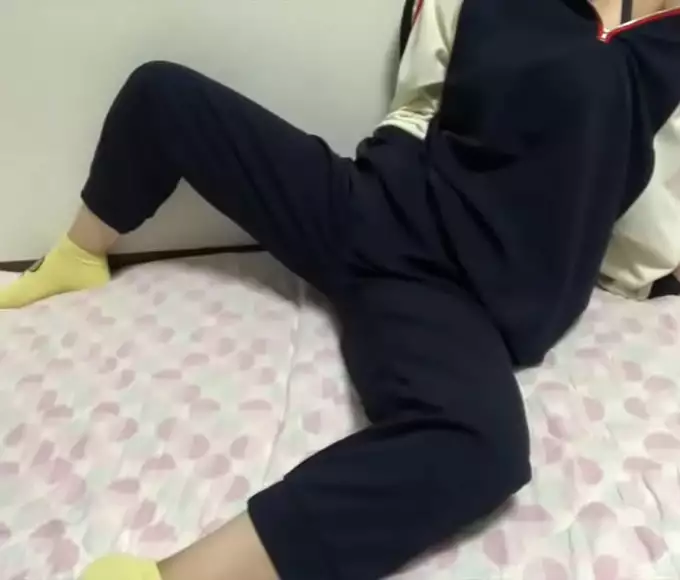 Wake up and study with this luscious college girl! Her enchanting smile and alluring eyes will make you want to stay awake