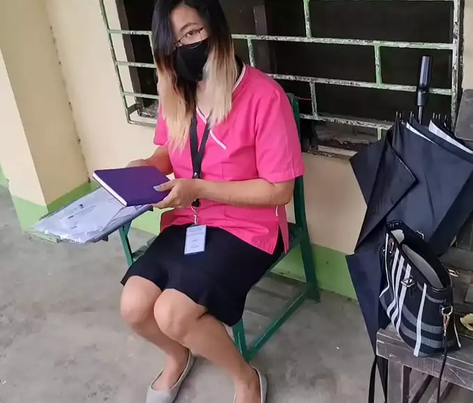 JAV Porn Sensation: Pinay Teacher Seduces University Students with Her Irresistible Charm!