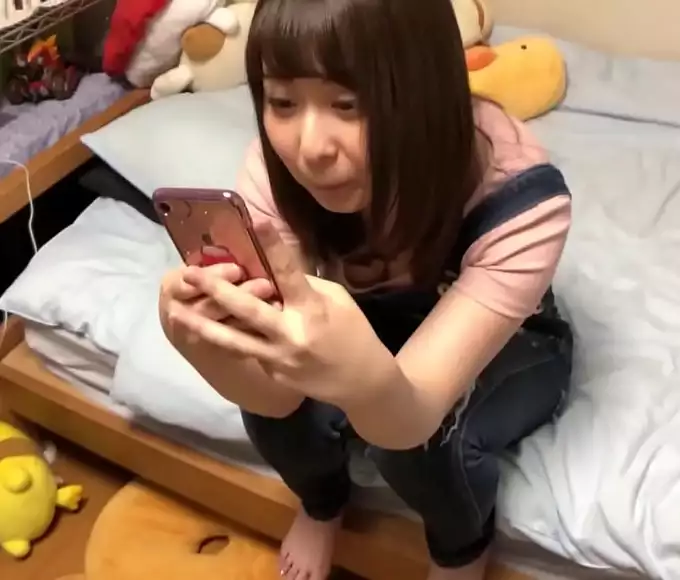 Revealed! Exclusive Photos of Yumi, the 21-Year-Old Part-Time Cram School Teacher with Beautiful Nipples and Fair Skin!