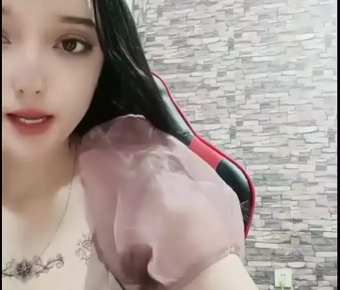 Mesmerizing Xinjiang Beauty Seduces with Her Kneading Techniques