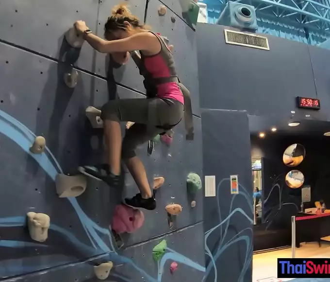 Meet The Thai Climber Girlfriend Who's A Natural In Bed!