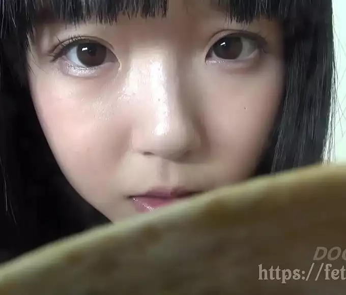 19-Year-Old Kotori-Chan's Self-Sniffing Masturbation: A Luscious Indulgence!