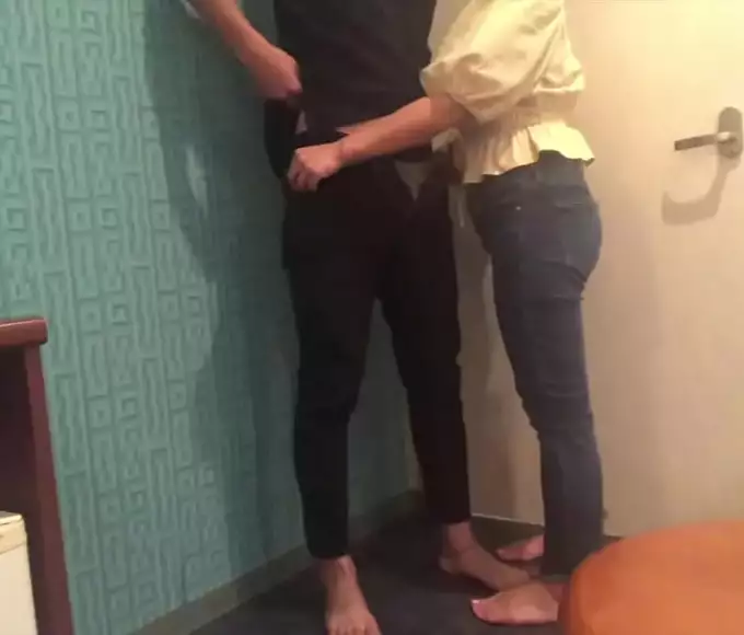 Explosive Intercourse: Luscious Aussie Couple Can't Resist Each Other