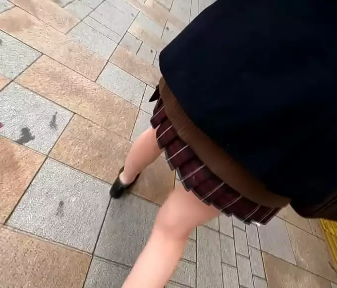 Experience The Alluring Black-Haired Innocent C-Chan In Shinjuku [Schoolgirl, School Uniform, Blazer, Miniska,
