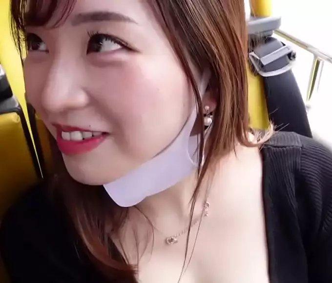 Japanese Waitress Mayu Suzuki Gives Best Blowjob Ever! (300mium-742)