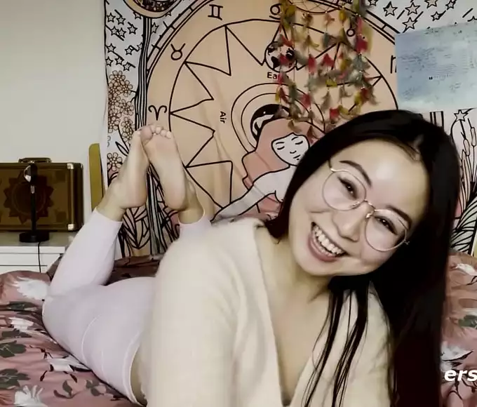 Unleash Your Desires With This Luscious Chinese Enchantress Making You Happy!