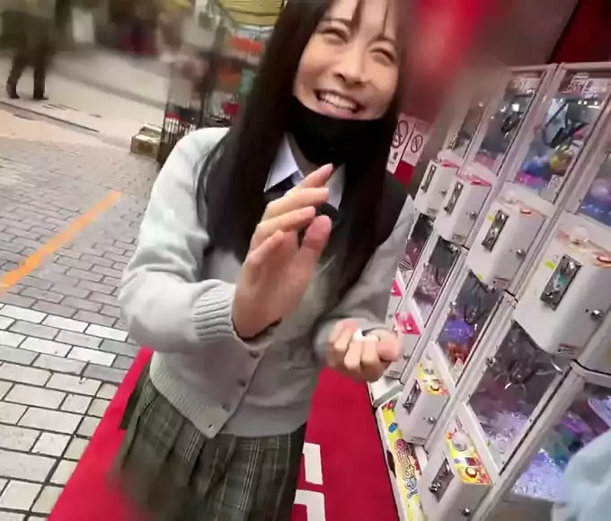Meet Hiyori: An 18-Year-Old Beauty With A Secret Squirting Talent!